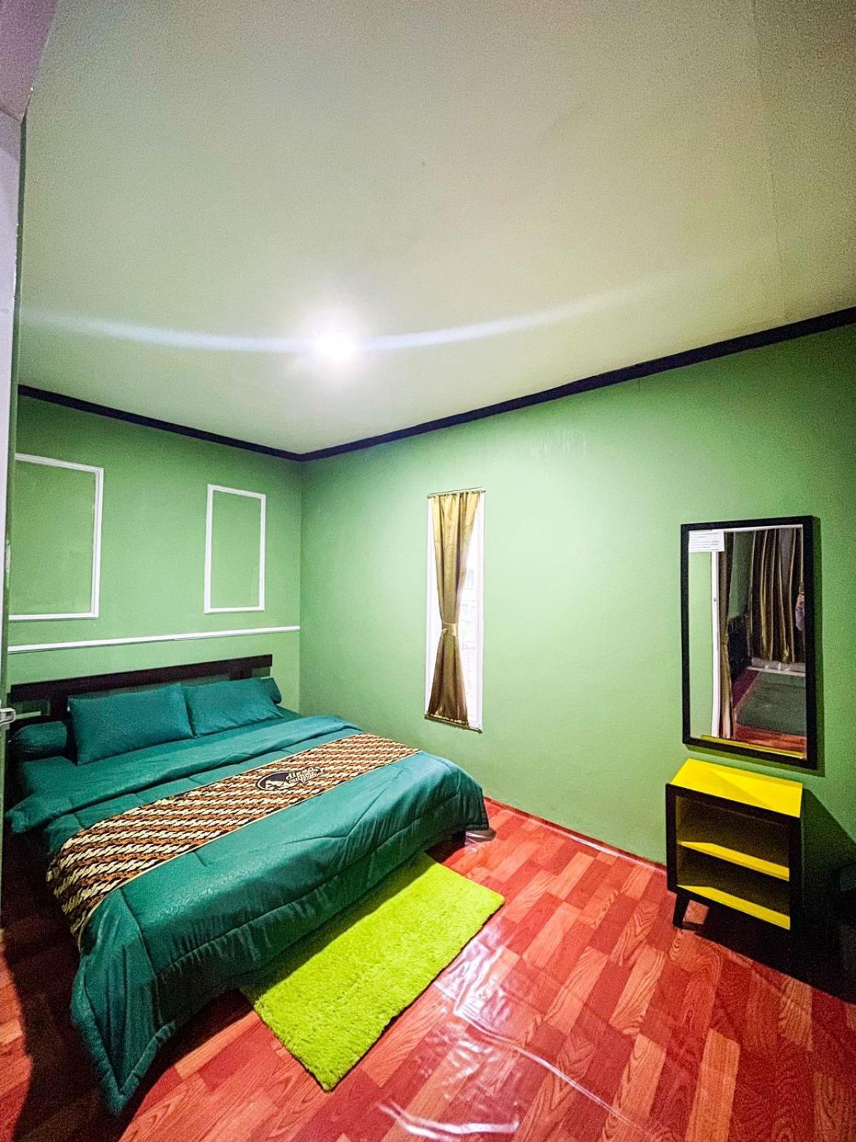 Green Savannah Homestay Syariah Diyeng Exterior photo